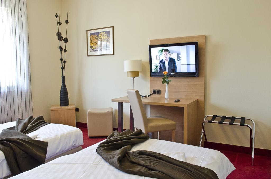 Hotel Paffhausen Wirges Ngoại thất bức ảnh